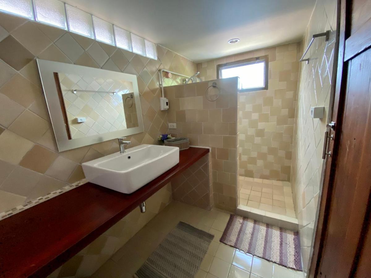 Tha Ma-O Bouteak Homestay - Self Check-In Lampang Exterior photo